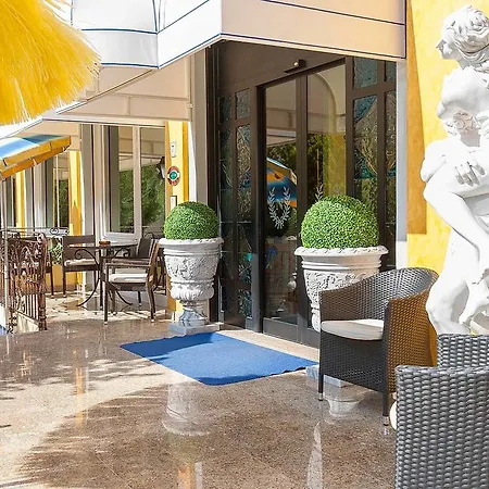 Hotel Napoleon 4*
