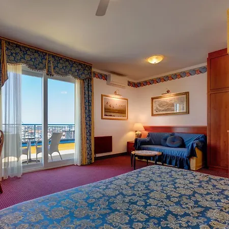 Hotel Napoleon 4*