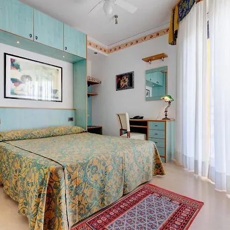 Hotel Napoleon 4*